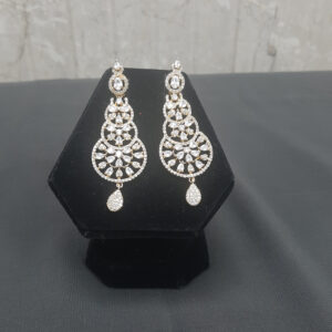 beautiful-shaped-1-carrat-Long-Earrings